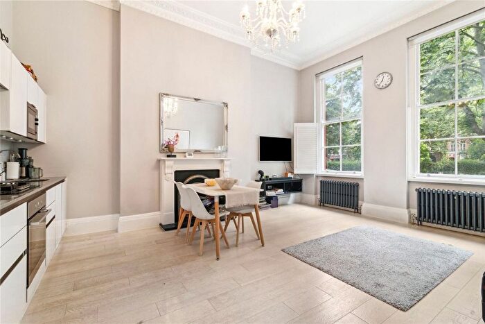 2 Bedroom Flat To Rent In Nevern Square, Earls Court, SW5