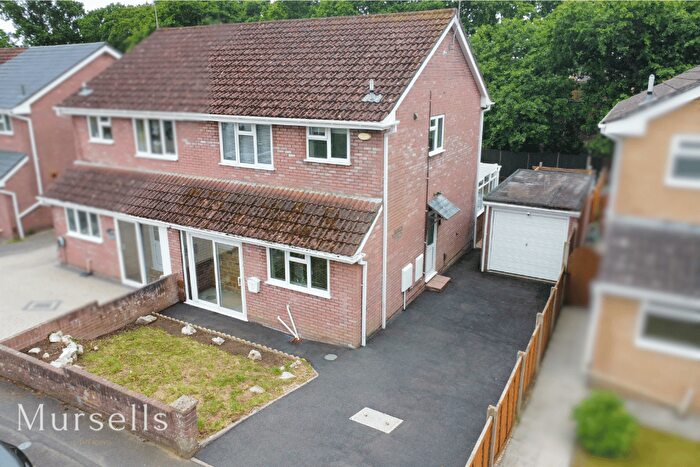 3 Bedroom Semi Detached House For Sale In Redshank Close, Poole, BH17