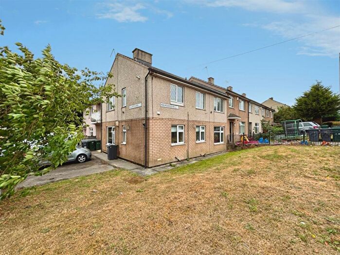 2 Bedroom Apartment For Sale In Dulverton Grove, Bradford, BD4