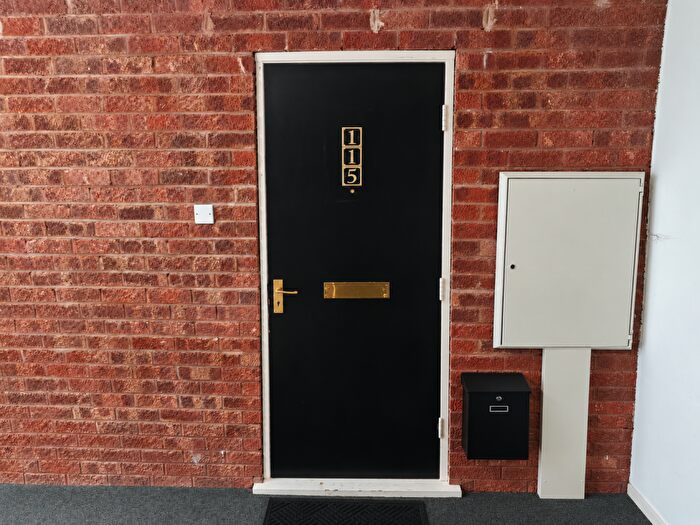 1 Bedroom Flat To Rent In Lyde Green, Halesowen, B63