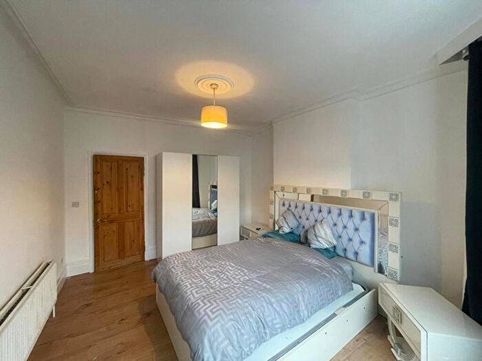 2 Bedroom Property To Rent In Churchmead Road, London, NW10
