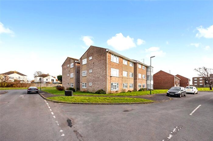 2 Bedroom Flat For Sale In Beachcroft Place, Lancing, West Sussex, BN15