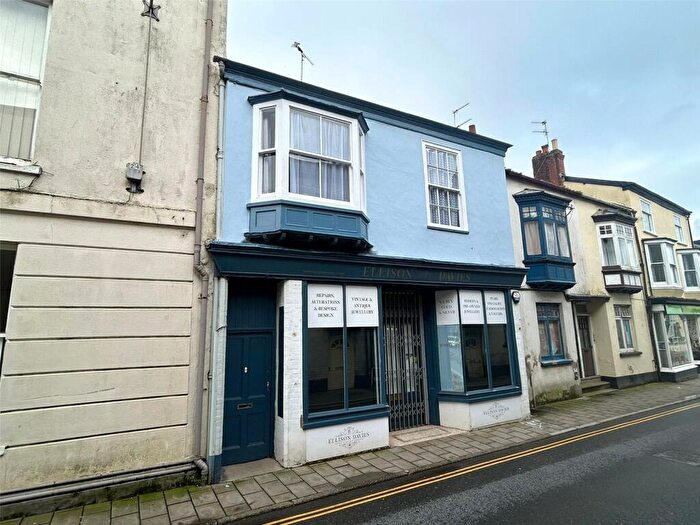 1 Bedroom Apartment For Sale In East Street, South Molton, Devon, EX36