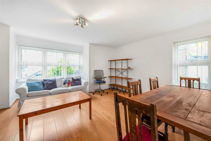 2 Bedroom Flat To Rent In Harbut Road, SW11