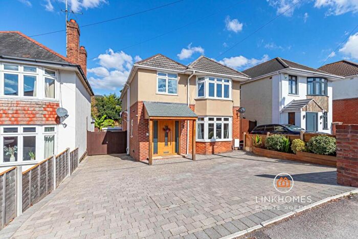 5 Bedroom Detached House For Sale In Dorchester Road, Oakdale, BH15