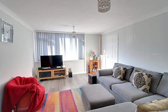 3 Bedroom End Of Terrace House For Sale In Chaucer Close, Waterlooville, PO7