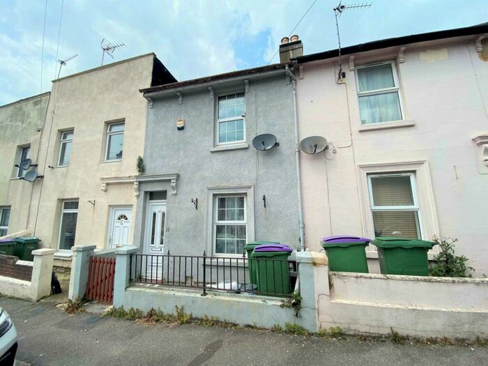 2 Bedroom Terraced House To Rent In Queen Street, Folkestone, CT20