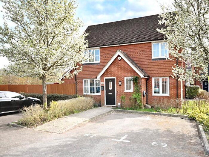 3 Bedroom Detached House To Rent In Field Bank, Horley, Surrey, RH6