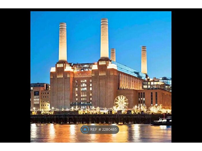 3 Bedroom Flat To Rent In Hawker Building, London, SW11