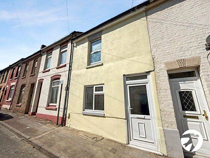 3 Bedroom Terraced House To Rent In Dale Street, Chatham, ME4