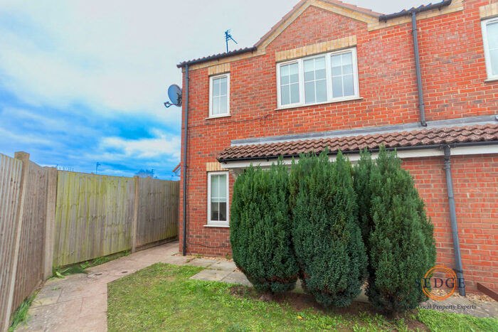 3 Bedroom Semi-Detached House To Rent In Wygate Road, Spalding, PE11