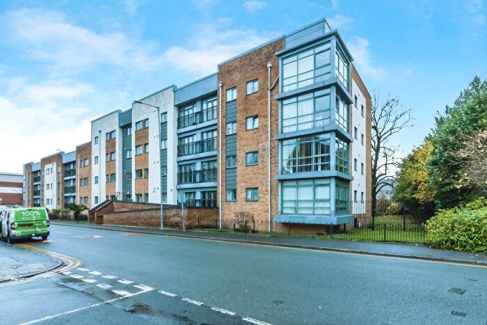 2 Bedroom Flat For Sale In Moss Lane East, Manchester, M14