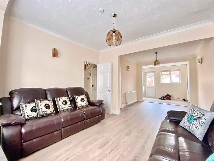 3 Bedroom Semi-Detached House To Rent In Leighton Close, Edgware, HA8