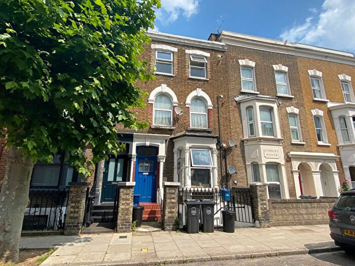 1 Bedroom Flat To Rent In Dunlace Road, London, E5