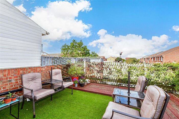 3 Bedroom Maisonette For Sale In Rails Lane, Hayling Island, Hampshire, PO11