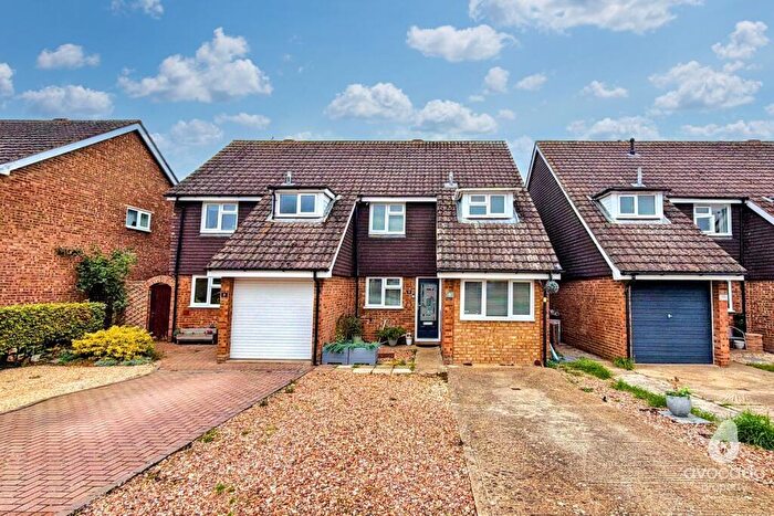 3 Bedroom Semi-Detached House For Sale In Hopcraft Close, Upper Arncott, Bicester, OX25
