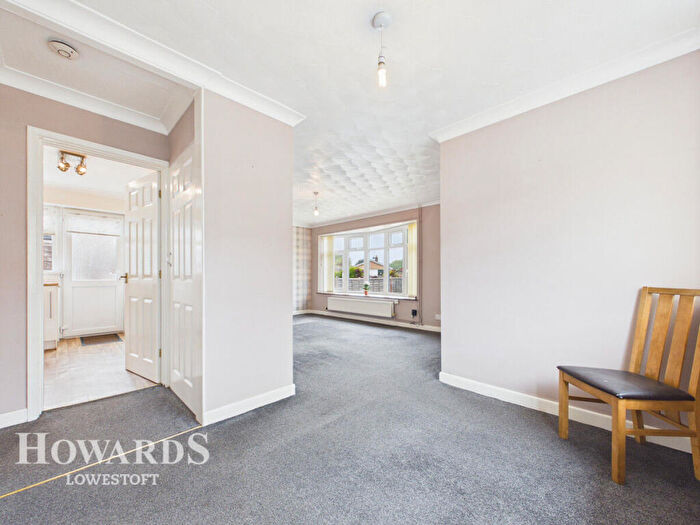 3 Bedroom Detached Bungalow For Sale In The Street, Carlton Colville, NR33