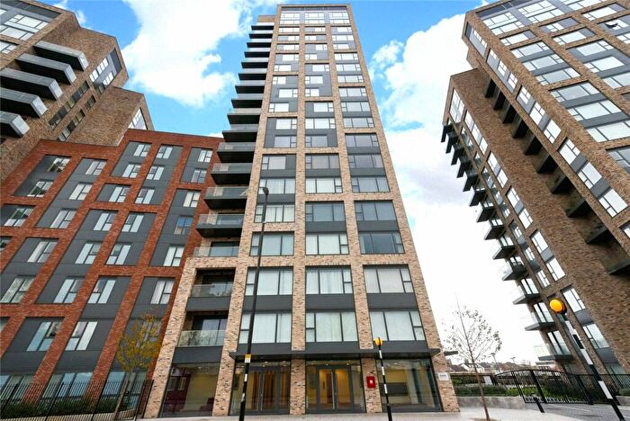 3 Bedroom Apartment To Rent In Cherry Orchard Road, Croydon, CR0