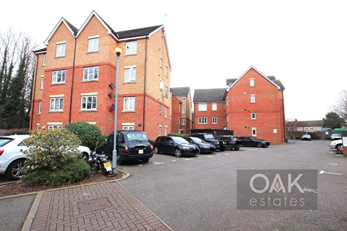 2 Bedroom Flat To Rent In High Street, Cheshunt, Waltham Cross, EN8