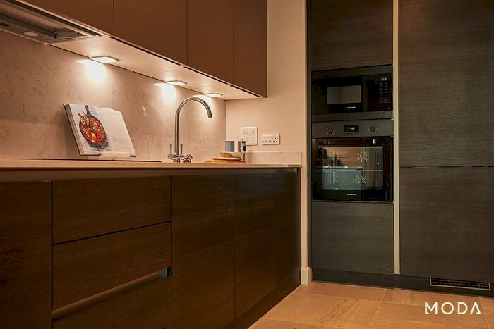 2 Bedroom Apartment To Rent In Angel Gardens, Manchester, M4
