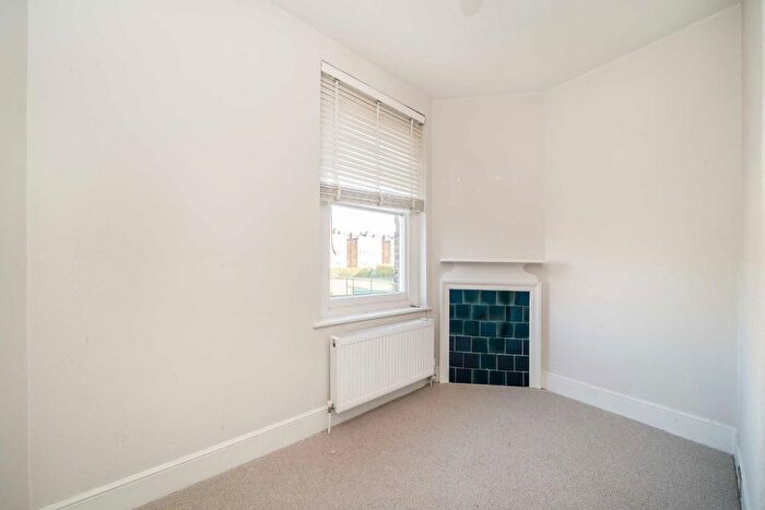 2 Bedroom Flat To Rent In Delaware Road, London, W9