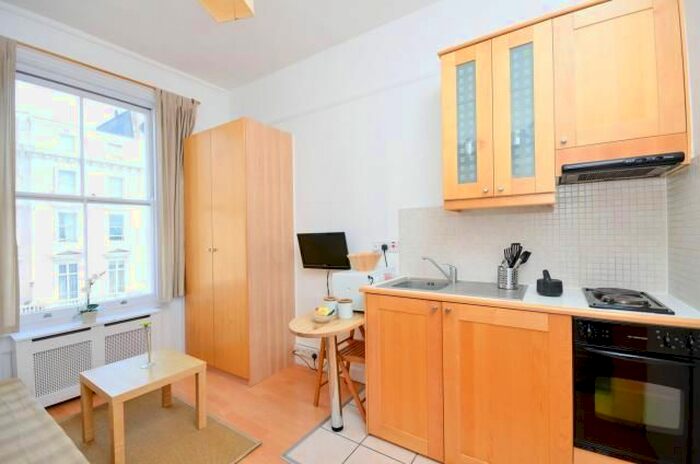 Studio To Rent In Belgrave Road, Pimlico, London, SW1V