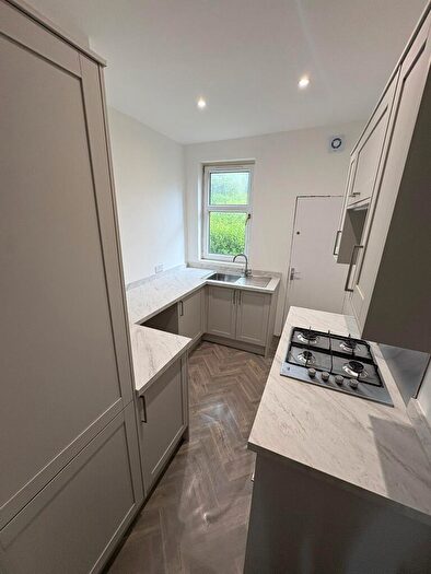 3 Bedroom Flat To Rent In Cumlodden Drive, Glasgow, G20