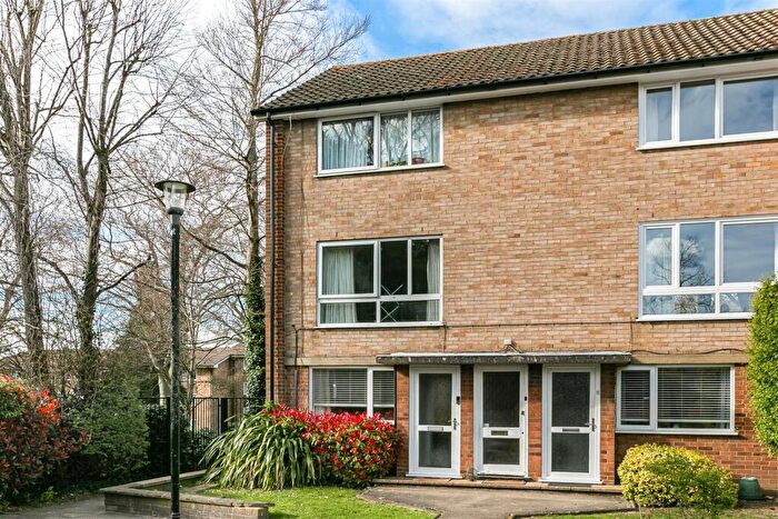 2 Bedroom Maisonette For Sale In Langley Park Road, Sutton, SM2