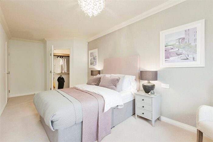 1 Bedroom Flat For Sale In Birchwood Park Avenue, Swanley, Kent, BR8