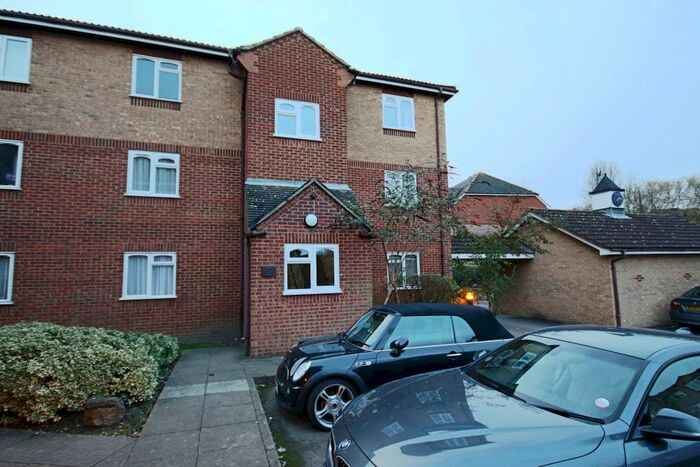 1 Bedroom Flat To Rent In Corfe Place, Maidenhead, SL6