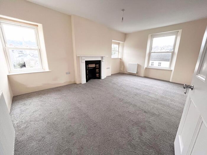 2 Bedroom Flat To Rent In St. James Street, Okehampton, Devon, EX20