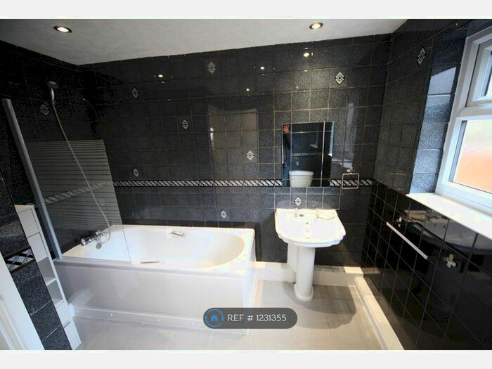 2 Bedroom Terraced House To Rent In Oxford Street, Watford, WD18