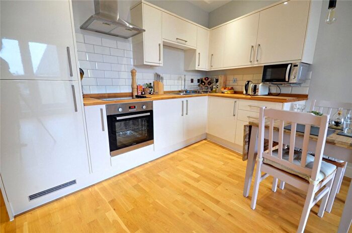 1 Bedroom Flat To Rent In Christopher Road, East Grinstead, West Sussex, RH19