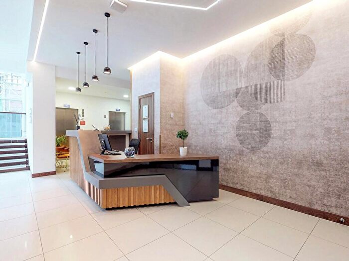 Apartment To Rent In Apt, Gravity Residence #, L2