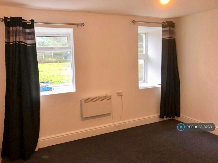 2 Bedroom Flat To Rent In Bridge Street, Newcastle Emlyn, SA38