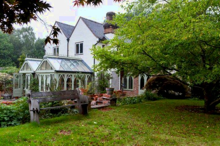 6 Bedroom Detached House For Sale In Wallage Lane, Rowfant, Crawley Down, RH10