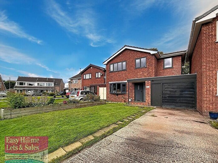 4 Bedroom Link Detached House For Sale In Willow Drive, Charnock Richard, Chorley, PR7