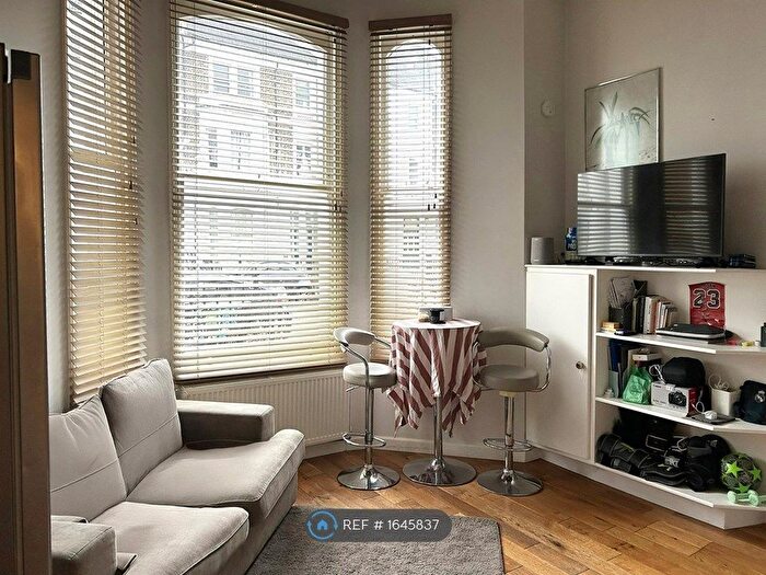 1 Bedroom Flat To Rent In Sinclair Gardens, London, W14