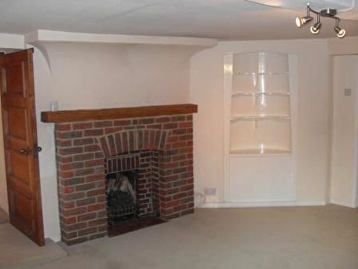 2 Bedroom Flat To Rent In West Cross, Tenterden, TN30