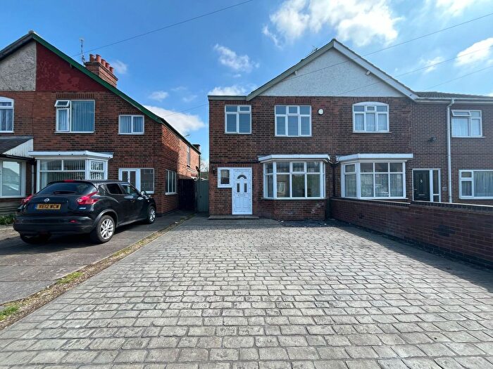 3 Bedroom Semi Detached House To Rent In Humberstone Lane, Leicester, LE4