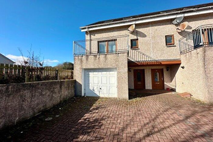 3 Bedroom Property To Rent In Village Road, Glasgow, G72