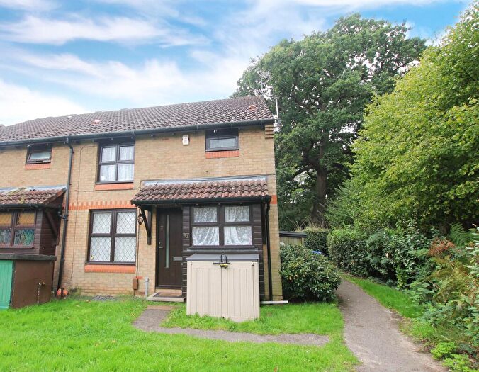 1 Bedroom House To Rent In Rowhurst Avenue, Addlestone, KT15