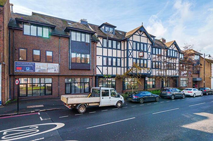 1 Bedroom Flat For Sale In Anne Boleyn House, Ewell Road, Cheam, Sutton, SM3