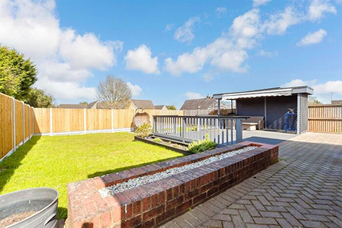 4 Bedroom Bungalow For Sale In Green Lane, Eythorne, Dover, Kent, CT15