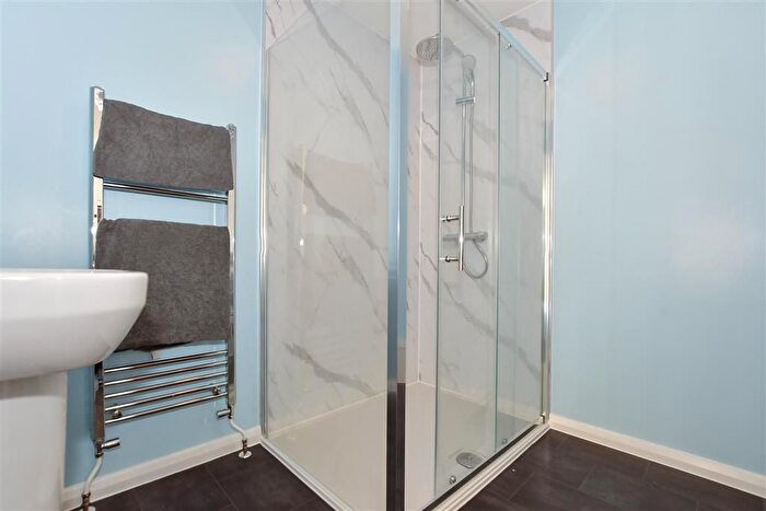 4 Bedroom Detached House For Sale In Blythe Road, Maidstone, Kent, ME15