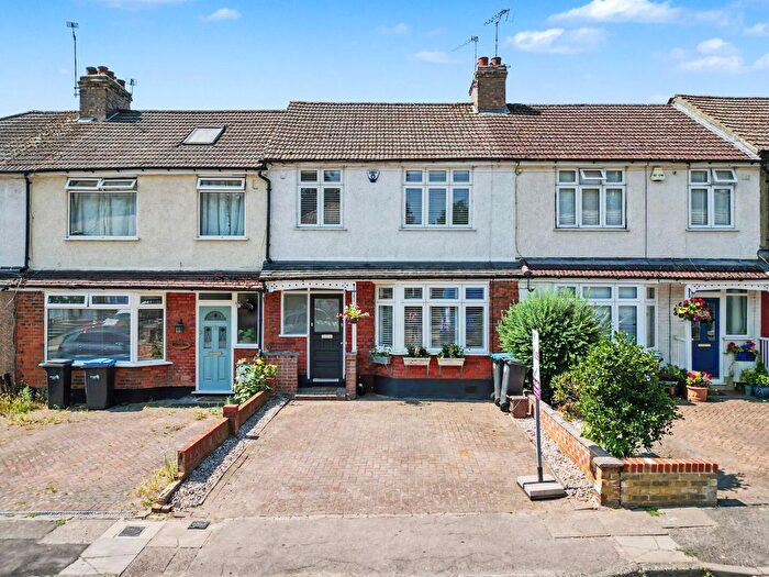3 Bedroom Property For Sale In Goat Lane, Enfield, EN1