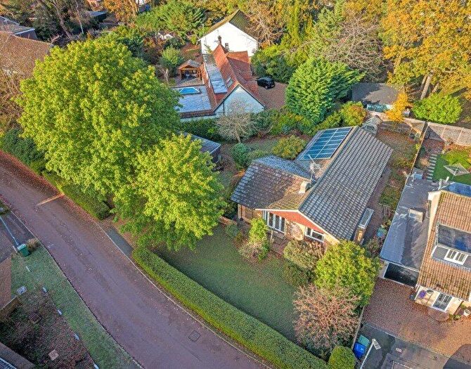 3 Bedroom Detached House For Sale In Blackmoor Wood, Ascot, Berkshire, SL5