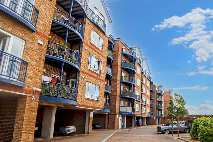 1 Bedroom Flat To Rent In Argent Street, Grays, RM17