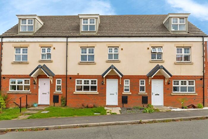 4 Bedroom Terraced House To Rent In York Way, Northampton, Northamptonshire, NN5