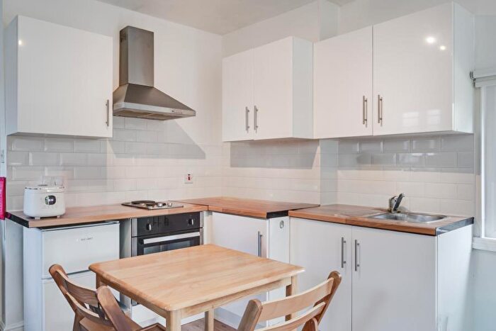 Apartment To Rent In Parsifal Road, West Hampstead, NW6